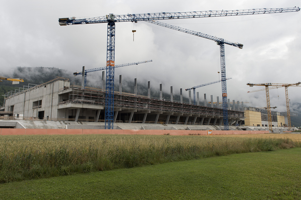 Les stades de Bienne accueilleront aussi bien un terrain de foot qu'une patinoire.