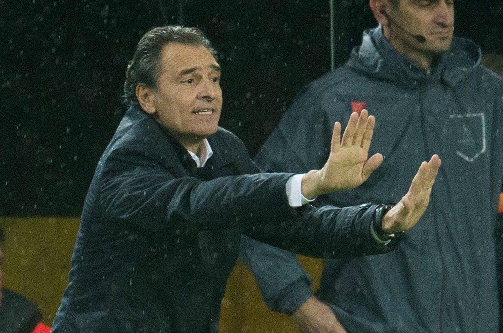 Cesare Prandelli paie la facture des mauvais résultats accumulés par les Stambouliotes.