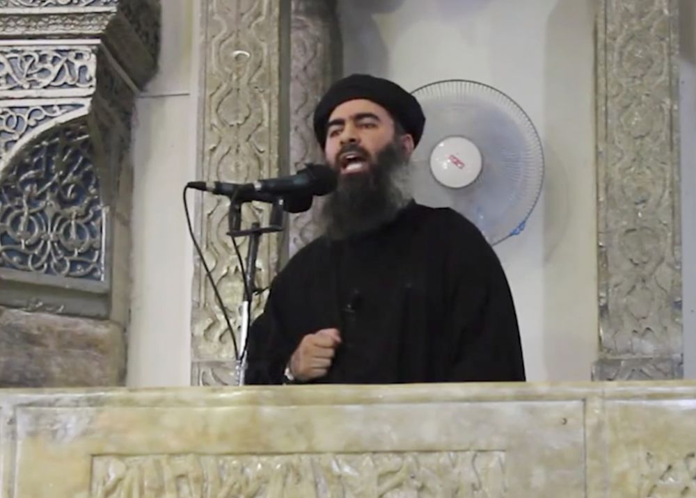 Le leader de l'Etat islamique Abu Bakr al- Baghdadi, lors d'un sermon dans une mosquée en Irak. 