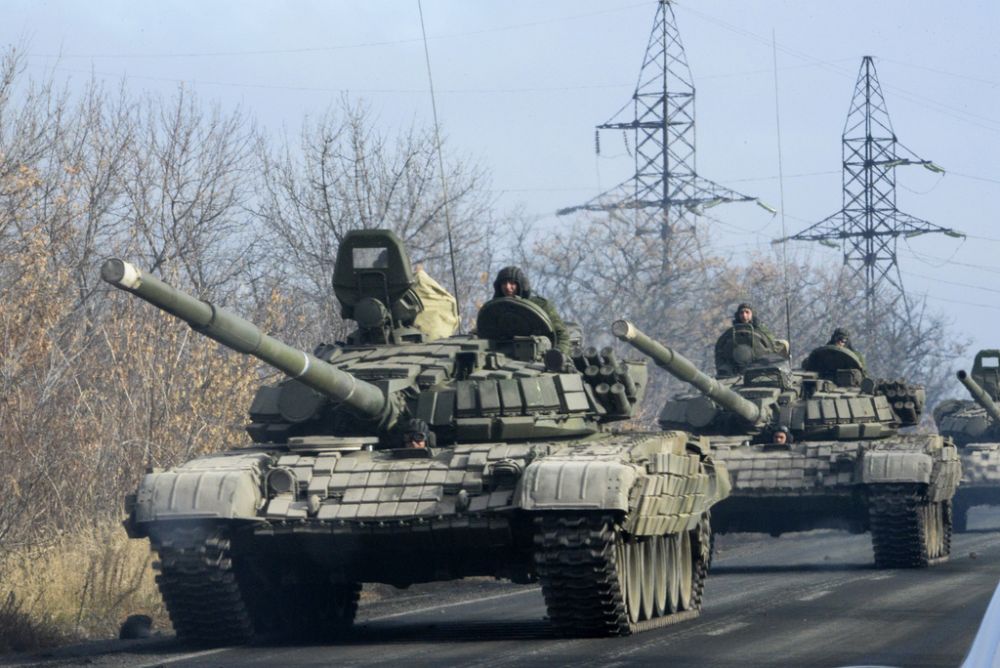 Des armes lourdes semblaient converger à Donetsk lundi matin. 
