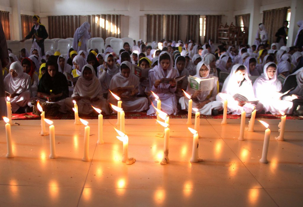 Le Pakistan a entamé mercredi un deuil national de trois jours à la mémoire des 132 enfants et neuf enseignants tués dans l'attaque de Peshawar.