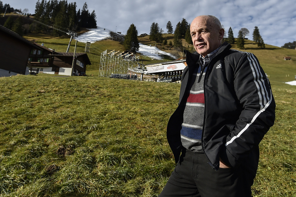 Ueli Maurer était à Adelboden pour dresser son bilan. Il a réitéré au passage son soutien aux courses de ski d'envergure internationale.