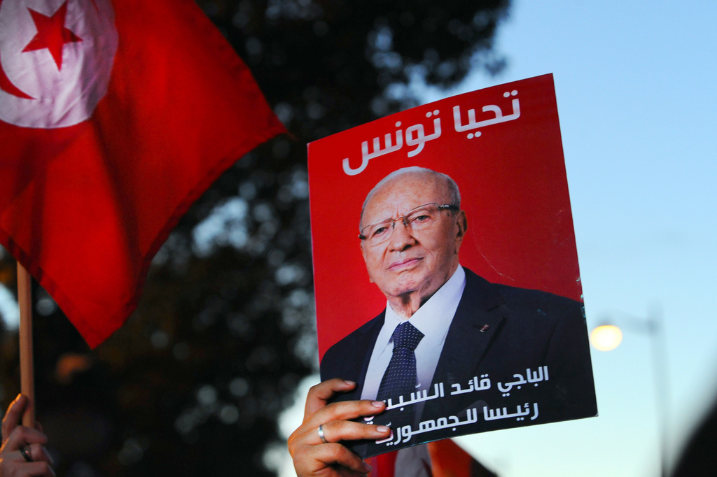 Le candidat Béji Caïd Essebsi a déjà revendiqué la victoire à la veille de l'annonce des résultats aux élections présidentielles tunisiennes. 