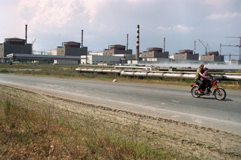 epa04512915 (FILE) A file photo dated 09 March 1994 showing a general view of the  Zaporizhye nuclear power station, in  south-east Ukraine. Zaporizhye nuclear power station is the largest in Europe. Media reports on 03 December 2014 say Ukrainian Premier Arseniy Yatsenyuk has asked Ukrainian Energy Minister to make a statement after what he called an accident took place at the Zaporizhye nuclear power station. The accident reportedly may influence the electricity output in the country.  EPA/SERGEI SUPINSKY