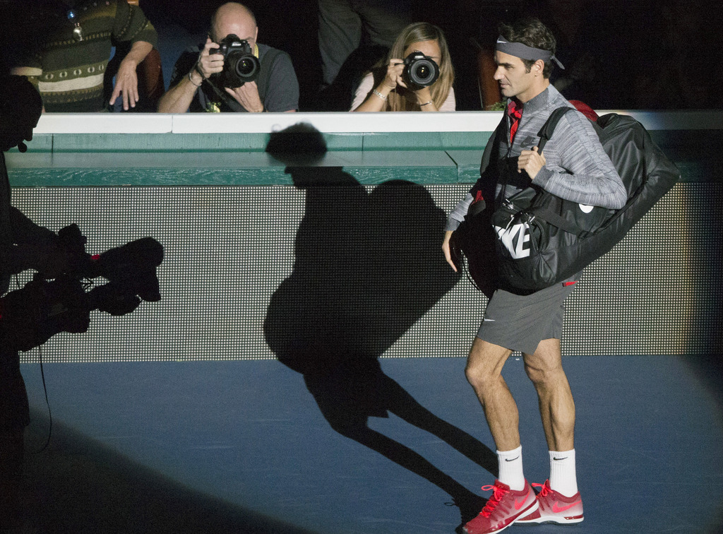 Milos Raonic (Can/7) a battu Roger Federer (S/2) 7-6 (7/5) 7-5 en quart de finale du Masters 1000 de Paris-Bercy. 