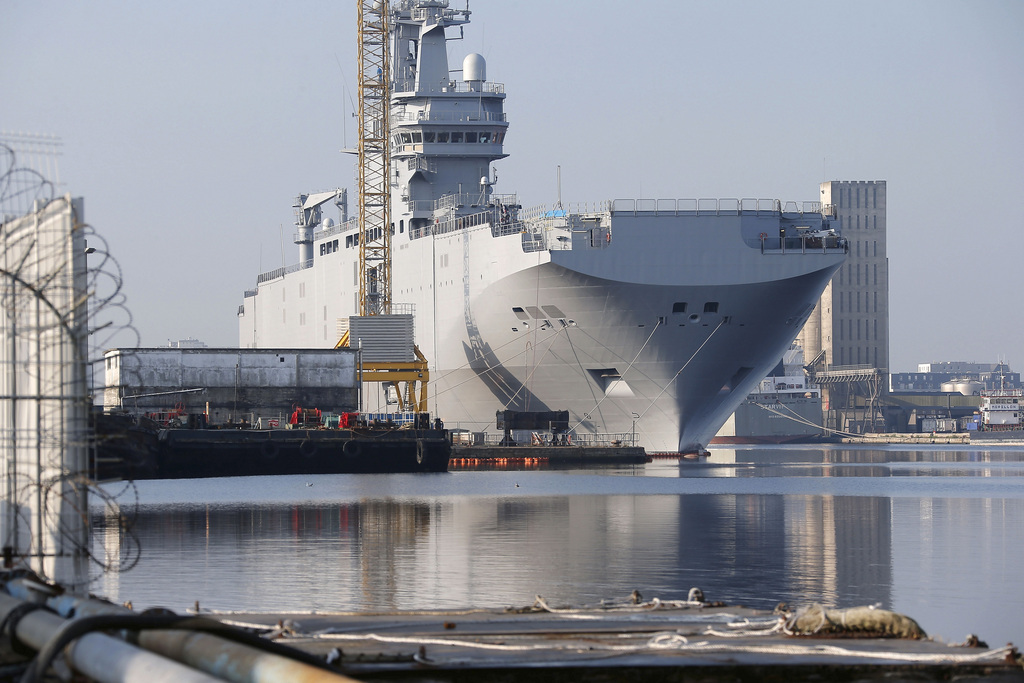 La Russie a été invitée par la France à prendre livraison du premier porte-hélicoptères Mistral le 14 novembre. François Hollande n'a cependant pas encore pris sa décision concernant cette livraison.