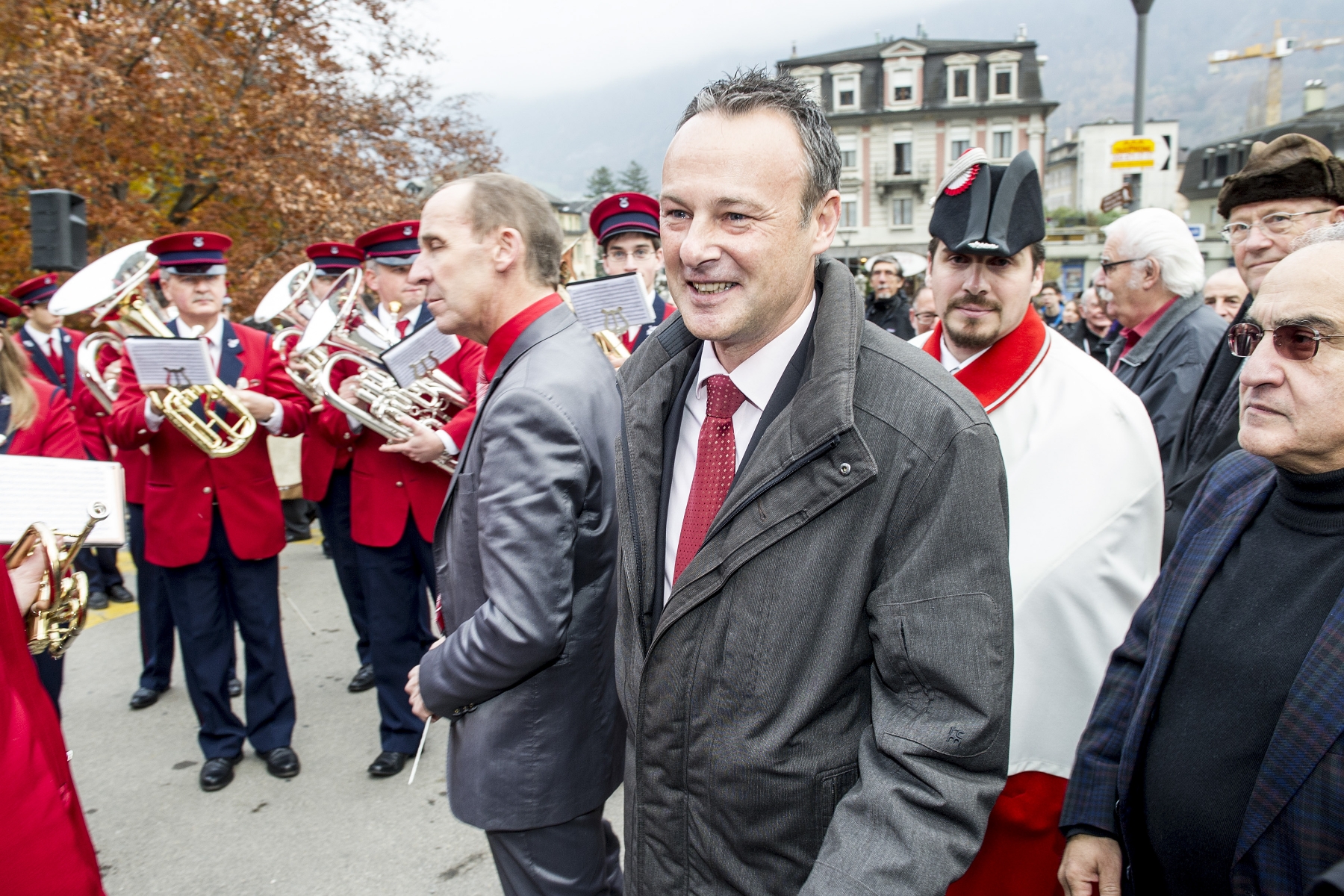 St-Maurice, le 26.11.2014. Le conseiller national Stephane ROSINI accede a la presidence du Conseil National. Reportage d'une folle journee.  Arrivee et partie officielle a St-Maurice. (Le Nouvelliste / Christian HOFMANN)