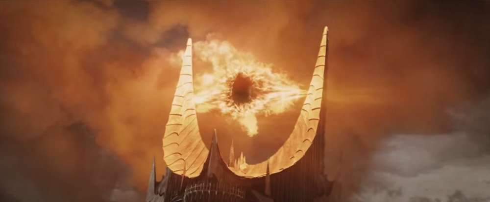 A l'occasion de la sortie du "Hobbit: la bataille des cinq armées", l'agence de pub avait prévu l'installation d'une réplique de l'Oeil de Sauron sur un immeuble moscovite.