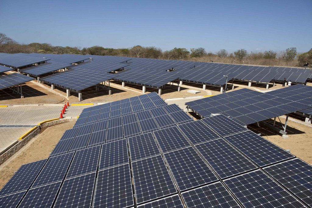 Les 31 parcs solaires, les premiers projets à grande échelle au Brésil, auront une capacité totale de 1048 megawatts (MW).