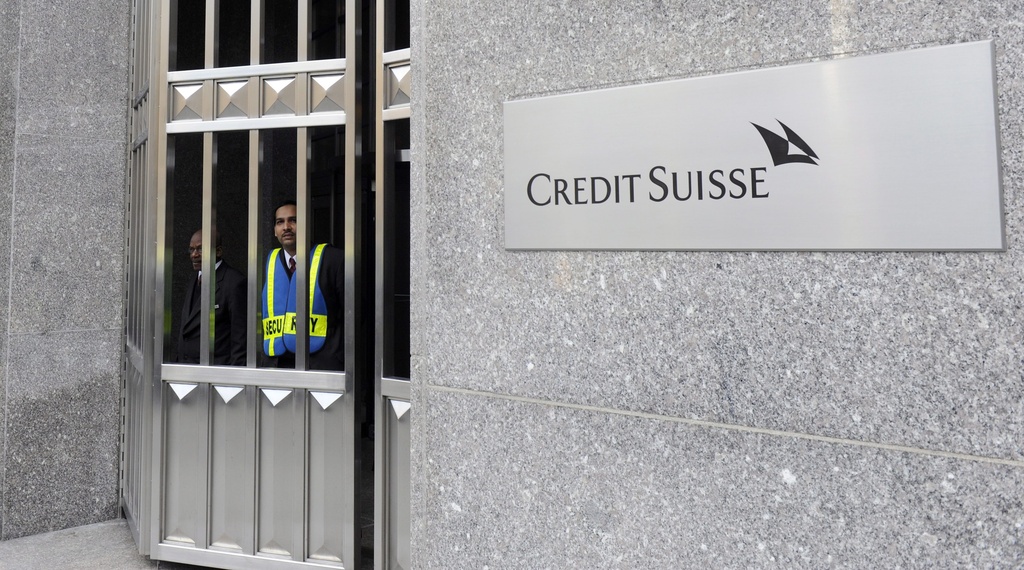 La Suisse est prête à remettre des données bancaires aux Etats-Unis. Onze banques helvétiques, dont le Credit Suisse sont dans le collimateur du fisc américain.