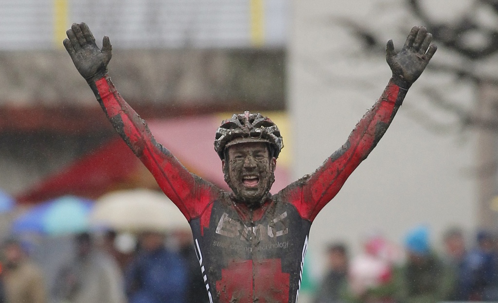 Julien Taramarcaz , champion Suisse de cyclocross lors des championnats Suisse de Cyclocross ce dimanche 8 janvier 2012 a Beromuenster. 