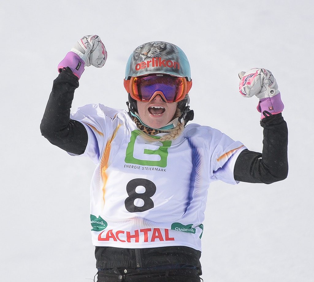 epa04578886 Julie Zogg (SUI/4.) at he woman`s parallel giant slalom finals at the FIS Freestyle Ski and Snowboard World Championships 2015 in Kreischberg, Austria, 23 January 2015.  EPA/BARBARA GINDL
