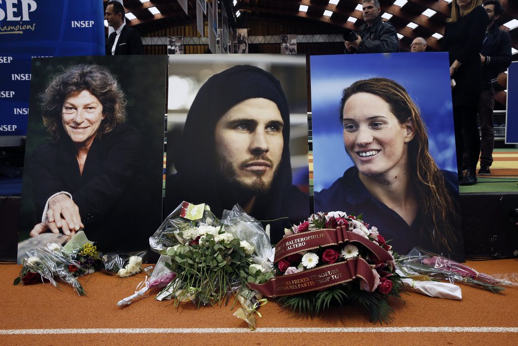 Les rescapés sont attendus à Paris où les hommages aux sportifs disparus se multiplient.