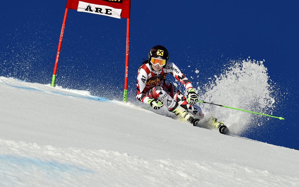 Austria's Anna Fenninger skis during the first run in the ladies World Cup giant slalom event in Are, Sweden Friday, March 13, 2015. (AP Photo / Pontus Lundahl)    SWEDEN OUT