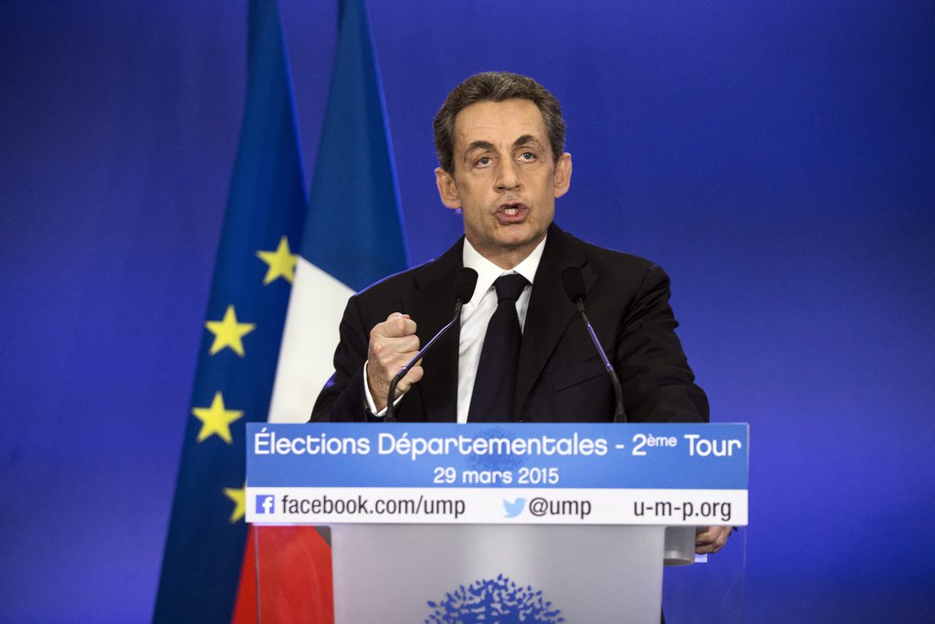 Pour le chef de l'UMP Nicolas Sarkozy, "Une nouvelle étape s'ouvre, l'espoir renaît pour la France. (...) L'alternance est en marche, rien ne l'arrêtera".