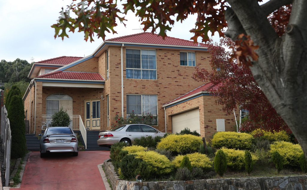 La police a procédé à la perquisition de plusieurs villas dans des quartiers aisés de la banlieue de Melbourne.