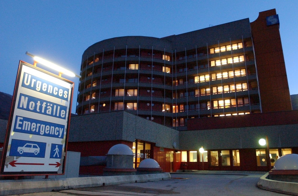 La victime a été transportée à l'hôpital cantonal de Sion. 