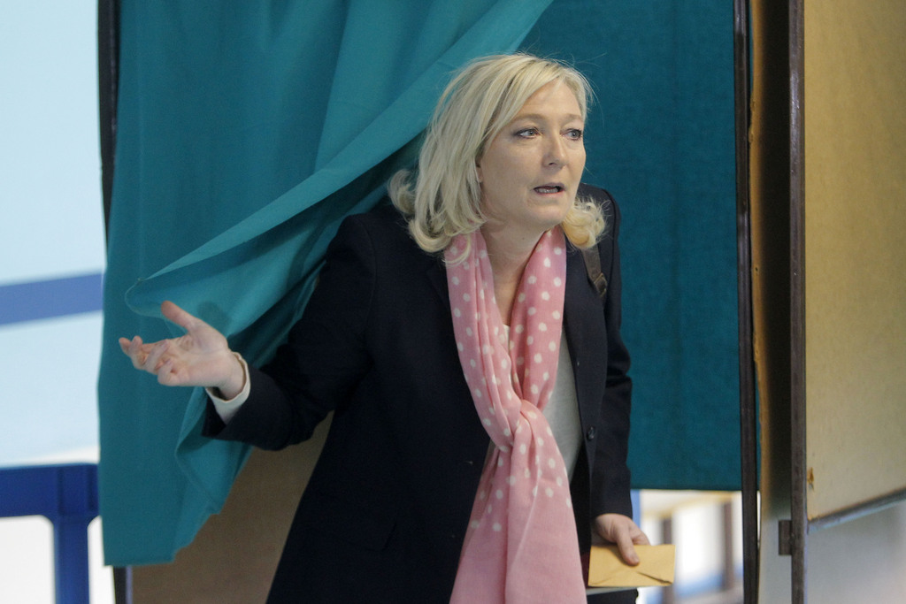 Marine Le Pen a souligné la quasi-concomitance de ce renvoi en correctionnelle avec les élections régionales de décembre.