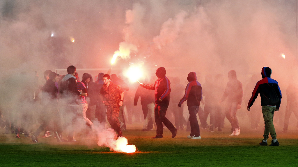 241 "fans" de foot et 141 pour le hockey sont désormais bannis.