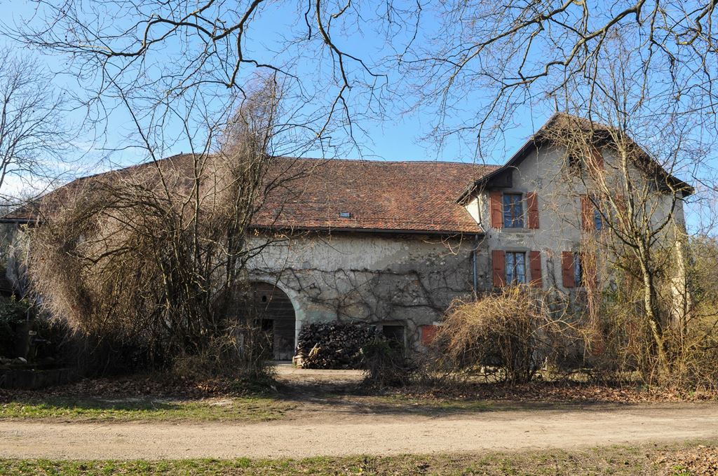 La ferme du Bois de Chêne a été construite au 17e siècle par le Seigneur de Genolier