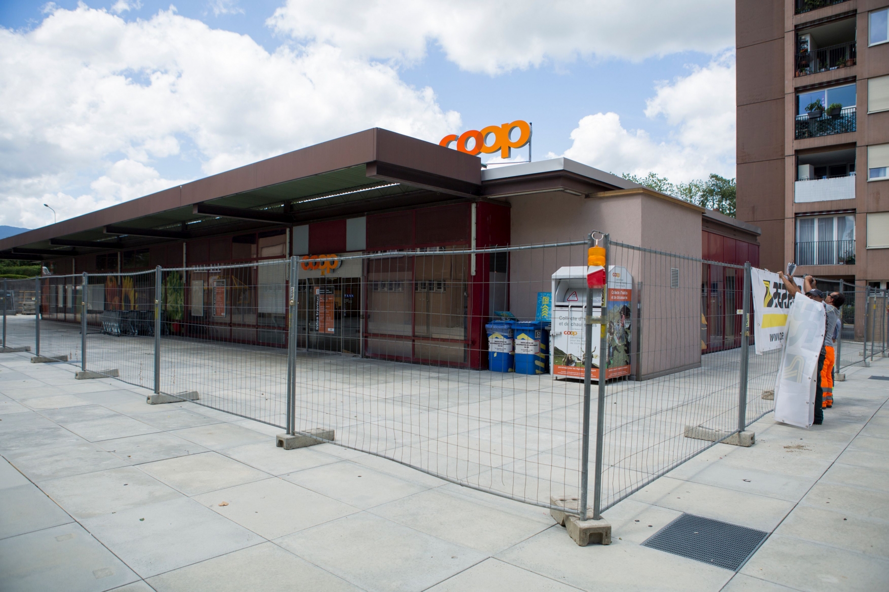 Nyon, lundi 27 juillet 2015
Le supermarché Coop de La Levratte fermé par travaux à Nyon

Sigfredo Haro