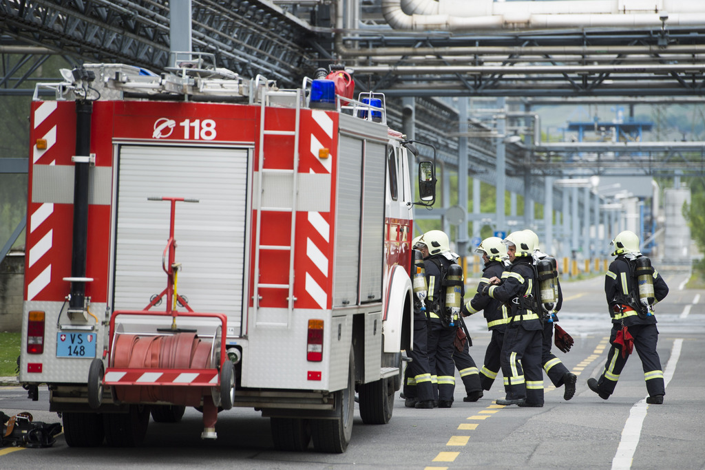 L'explosion et l'incendie ont été confirmés par la police cantonale qui ne peut, pour l'heure, donner davantage d'informations.