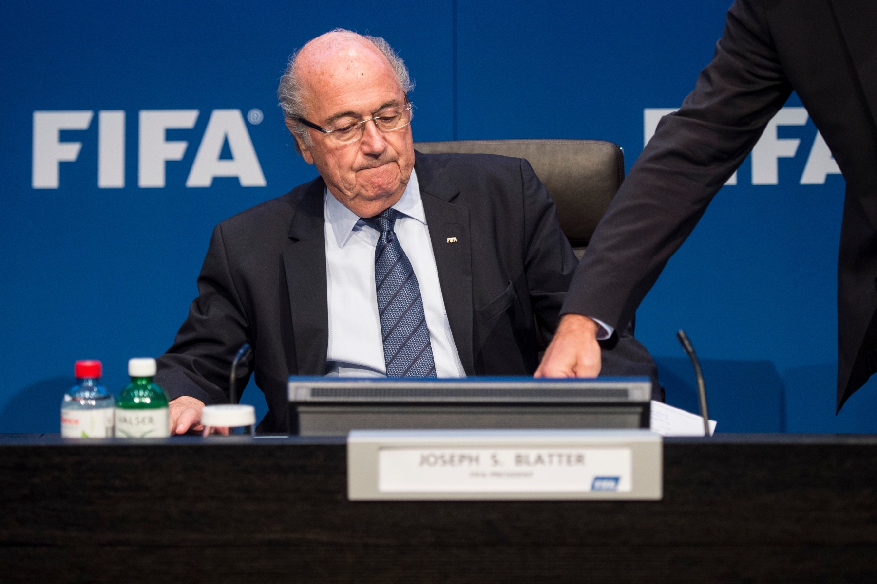 Sepp Blatter ne quittera pas sa fonction avant la date prévue.