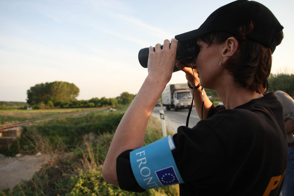 Les nouveaux garde-frontières doivent renforcer en priorité les équipes en Grèce (photo) et en Sicile chargées d'enregistrer les nouveaux arrivants.