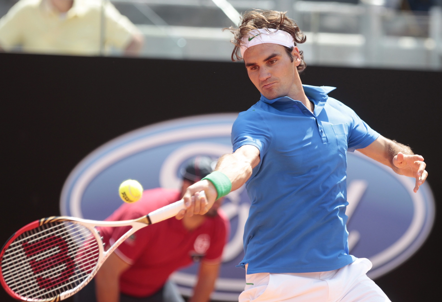 Un 1er set ''tranquille'' pour Federer à Rome face à Ferrero.