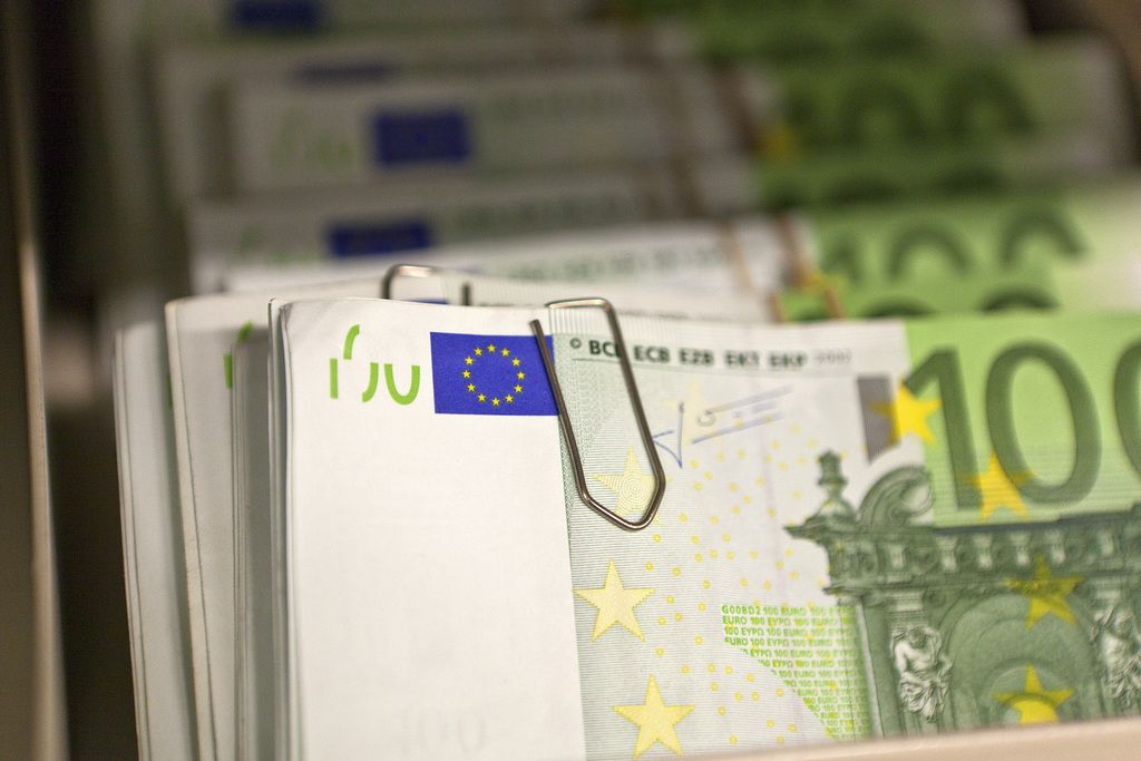 52% des Italiens et des 71% Grecs ne veulent pas lâcher la devise européenne. 