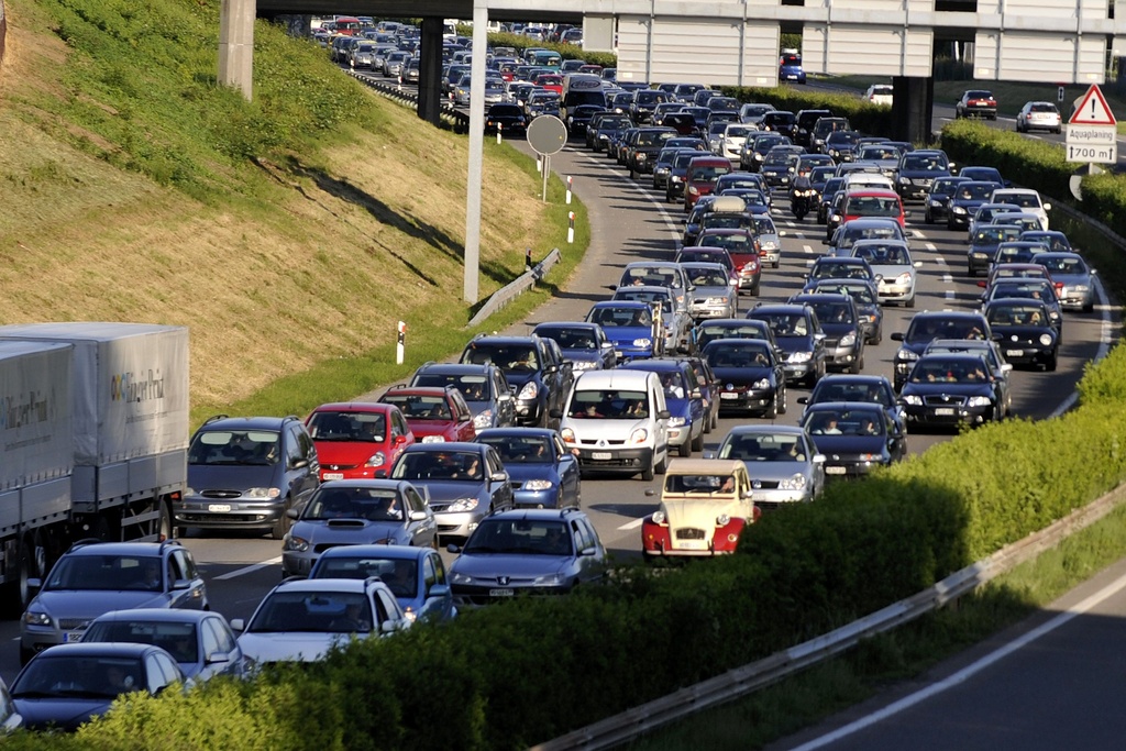 Les camionneurs voient s'amenuiser les chances d'une baisse de la redevance sur le trafic des poids lourds liée aux prestations (RPLP). Une nouvelle étude fait grimper les coûts du temps qu'ils ont fait perdre aux autres usagers de la route dans les bouchons en 2009.