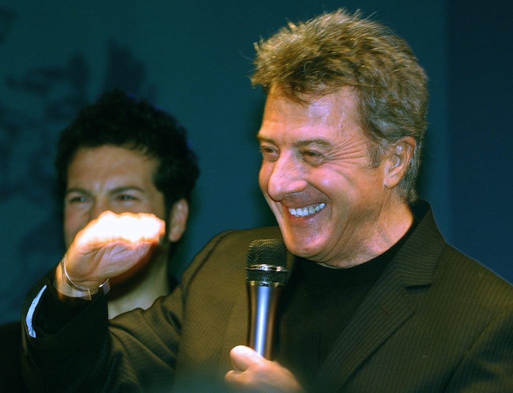 Dustin Hoffman a promptement composé le numéro d'urgence 999.