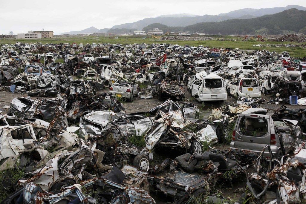 Il faut remplacer les milliers de voitures détruites par le tsunami. 