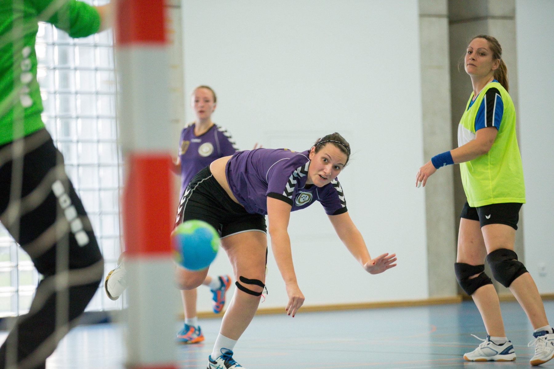 Gland, samedi 26 septembre 2015

Grand-Champ, Handball, 2e ligue fv©minine, HBC TCGG - HBC Etoy. #9 Catheline Masmejan (TCGG)



Sigfredo Haro Handball, 2e ligue feÃÅminine, TCGG - Etoy, Gland