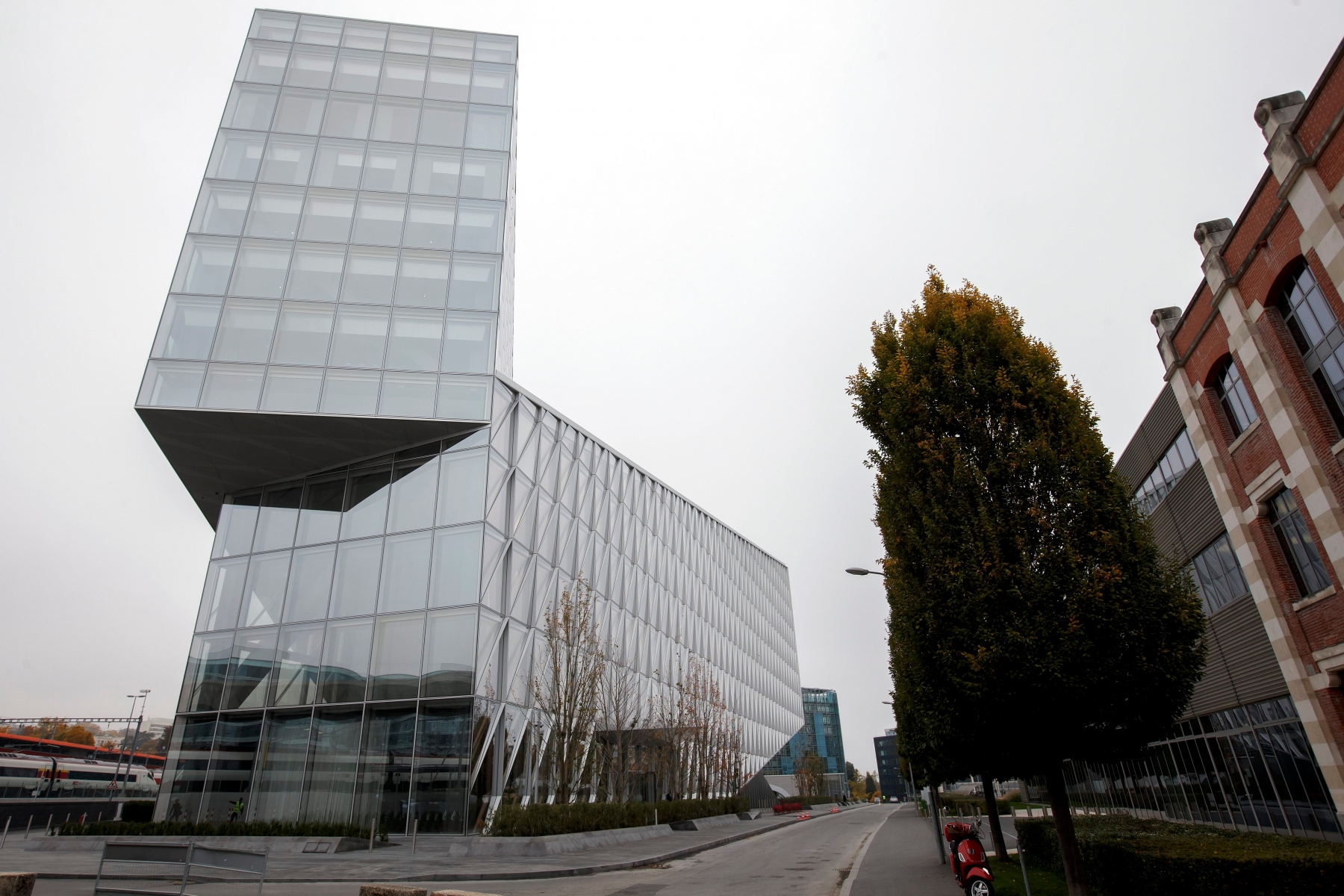 The JTI building is pictured, prior the inauguration of the JTI headquarters, in Geneva, Switzerland, Tuesday, October 27, 2015. (KEYSTONE/Salvatore Di Nolfi) SWITZERLAND INAUGURATION JTI HEADQUARTERS