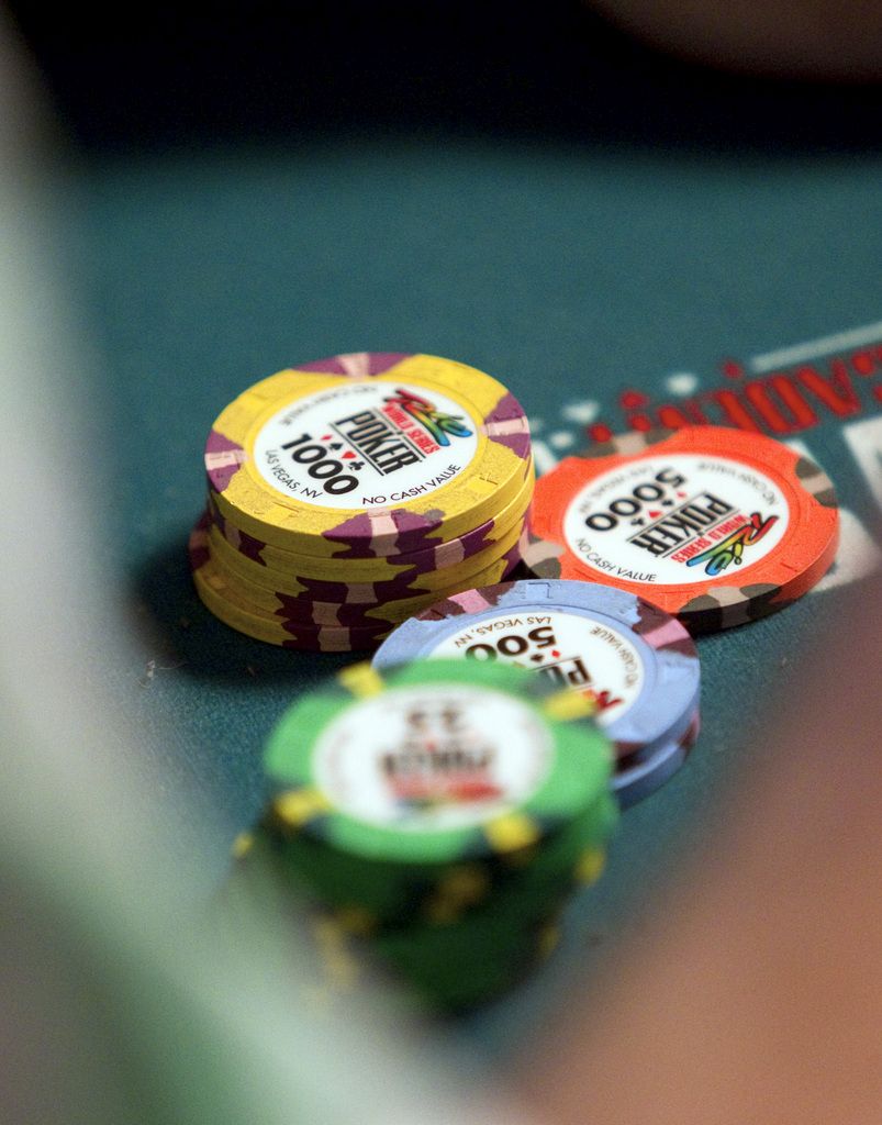Le Conseil fédéral veut aussi autoriser les tournois de poker hors maison de jeu. 