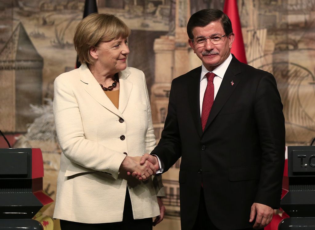 Angela Merkel et Ahmet Davutoglu.