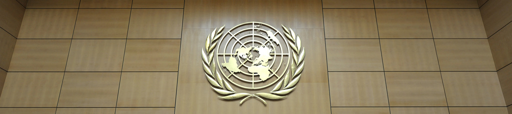 The emblem of the United Nations, UN, in the Assembly Hall of Palais des Nations, the United Nations Office at Geneva, Switzerland, pictured on September 22, 2011. (KEYSTONE/Martial Trezzini)  Le logo des Nations Unies photographie dans la Salle des Assemblees, le 22 septembre 2011 au Palais des Nations, siege europeens des Nations Unies, ONU, a Geneve. (KEYSTONE/Martial Trezzini)