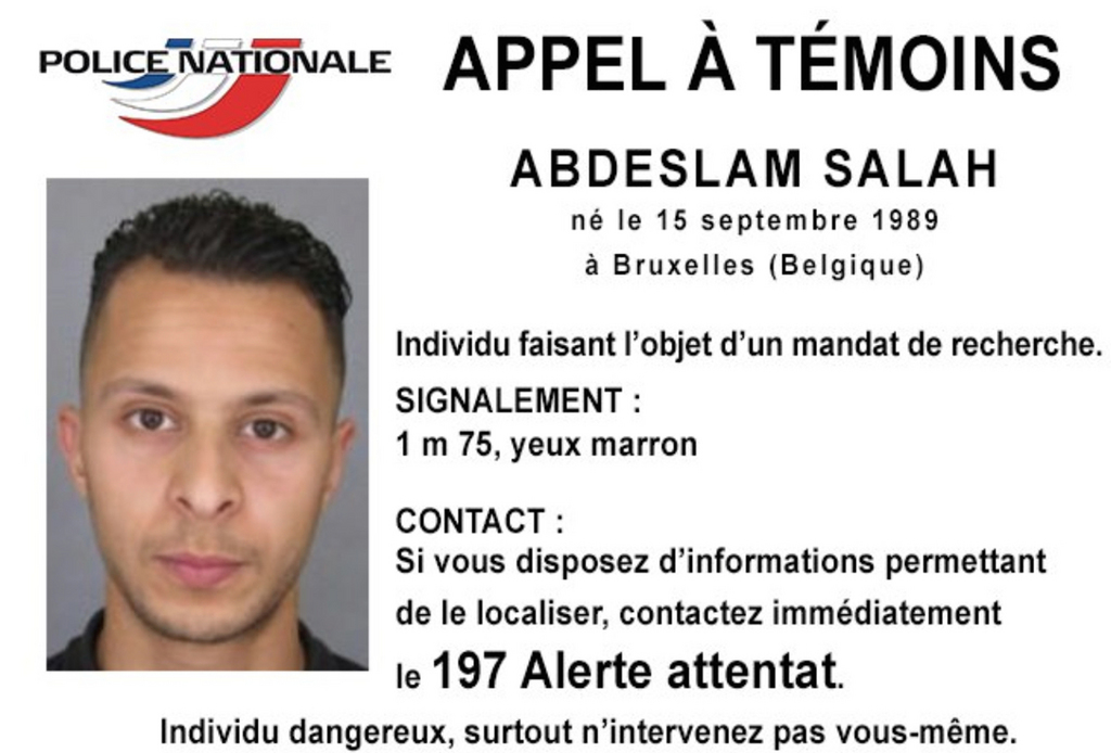 La police a perdu la trace de Salah Abdeslam, soupçonné d'avoir joué un rôle actif dans les attentats qui ont fait 130 morts en novembre dernier, depuis un contrôle routier le matin du 14 novembre à bord d'une voiture en direction de la Belgique.