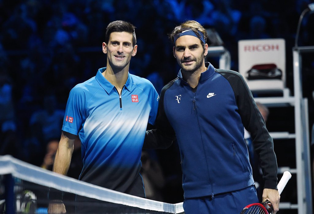 Le Bâlois Roger Federer (à droite) n'a rien pu faire face à Novak Djokovic.