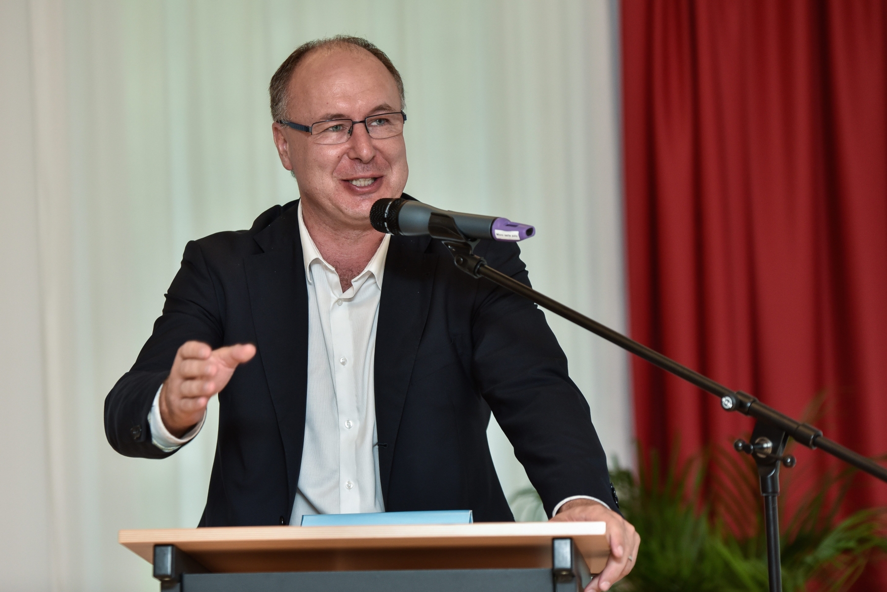 Pierre-Yves Maillard, conseiller d’Etat et président du gouvernement a expliqué que les communes les plus riches du canton reverseront en tout 45 millions de francs aux moins fortunées. (photo d'archive)