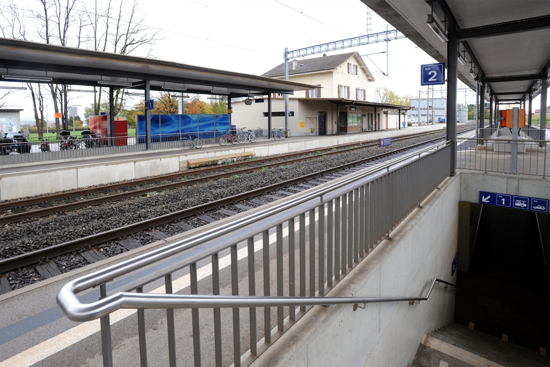 Coppet - mercredi 22 octobre 2008 - gare , quais , (c)alexis voelin