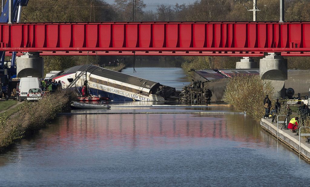 L'accident de TGV a fait onze morts samedi près de Strasbourg.
