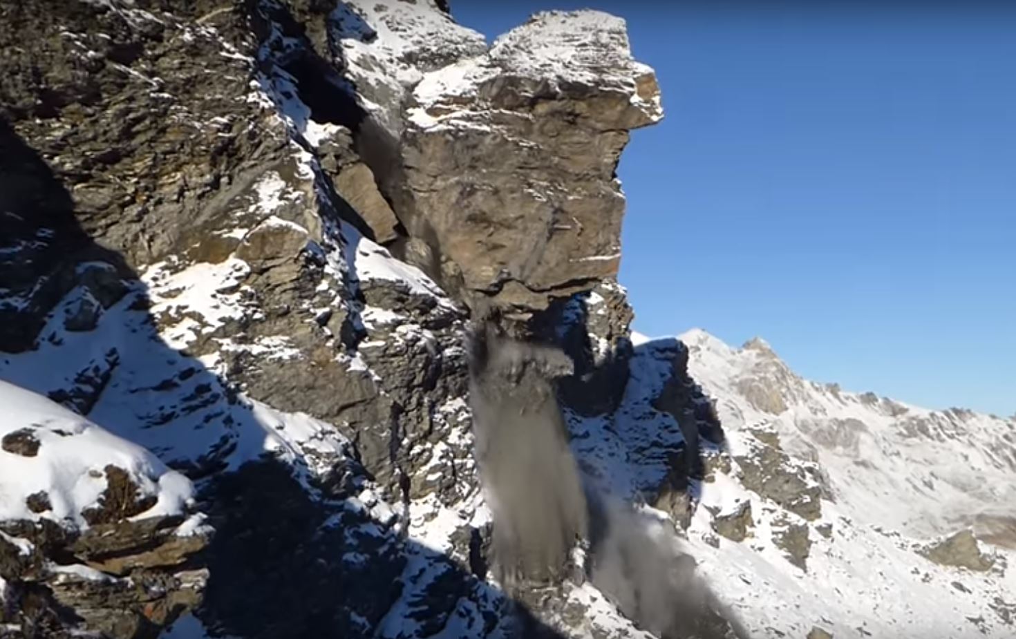 Dernier exemple en date, à Evolène, avec plus de 2'000 m3 qui se détachent de la montagne.