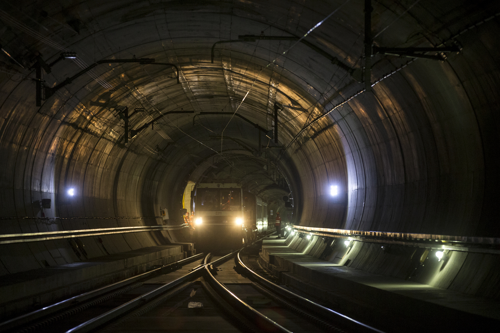 Les premiers voyageurs pourront emprunter le tunnel dès le 1er juin 2016.