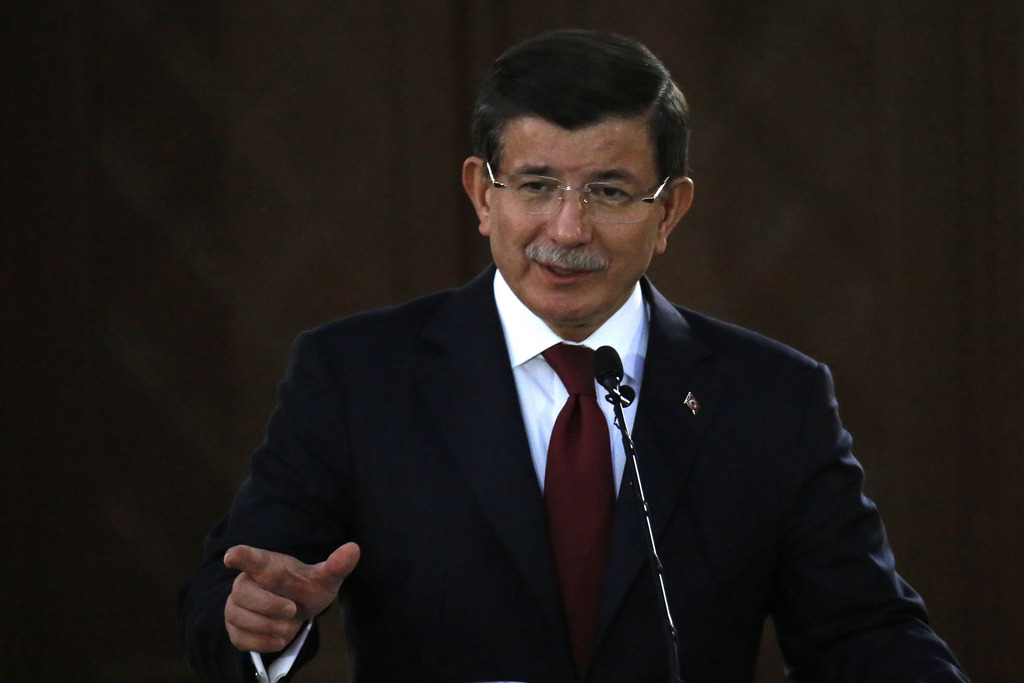 Le premier ministre turc Ahmet Davutoglu annonce que des sanctions pourraient être prises "si nécessaire". 