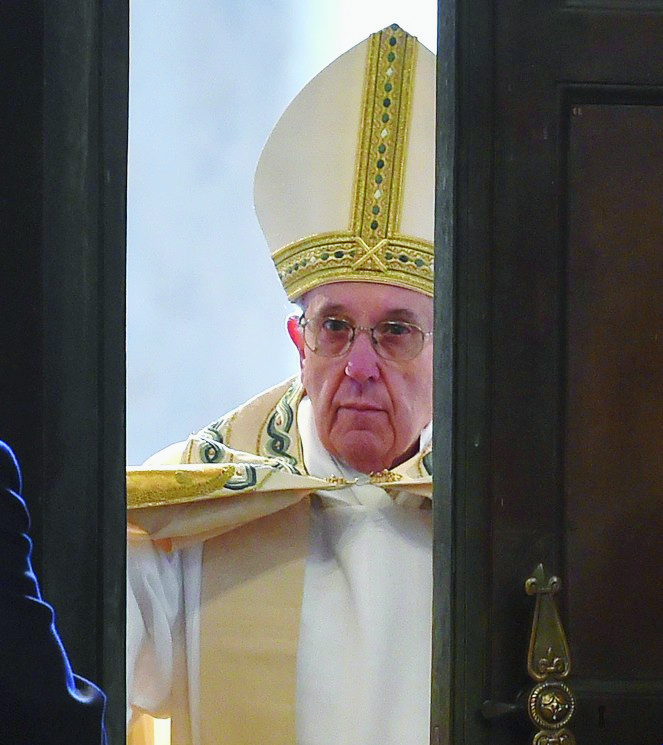 epa05059409 Pope Francis opens the Holy Door of Saint Peter's Basilica, formally starting the Jubilee of Mercy, at the Vatican City, 08 December 2015. The 'Holy Door' is the northernmost entrance at Saint Peter's Basilica in the Vatican, that used to be sealed and only opened for Jubilee Years. The opening of the Holy Door is symbolically illustrating that the faithful are offered an unusual path during time of jubilee. The Jubilee of Mercy is an Extraordinary Holy Year that opens 08 December 2015 and ends 20 November 2016.  EPA/ETTORE FERRARI VATICAN POPE FRANCIS