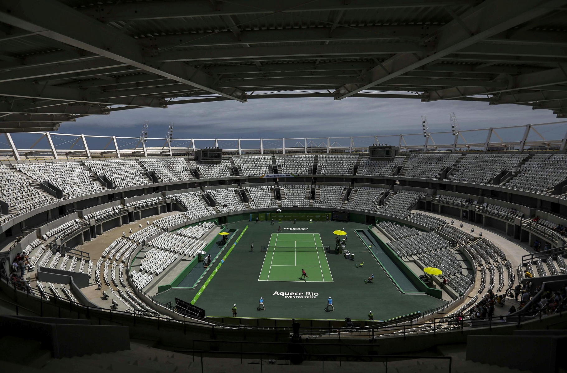 epa05065428 Photo of the tennis venue at the Olympic Park for the Games Rio 2016 in Rio de Janeiro, Brazil, on 11 December 2015. The Olympic center is in testing phase as part of the event 'Aquece Rio'.  EPA/Antonio Lacerda