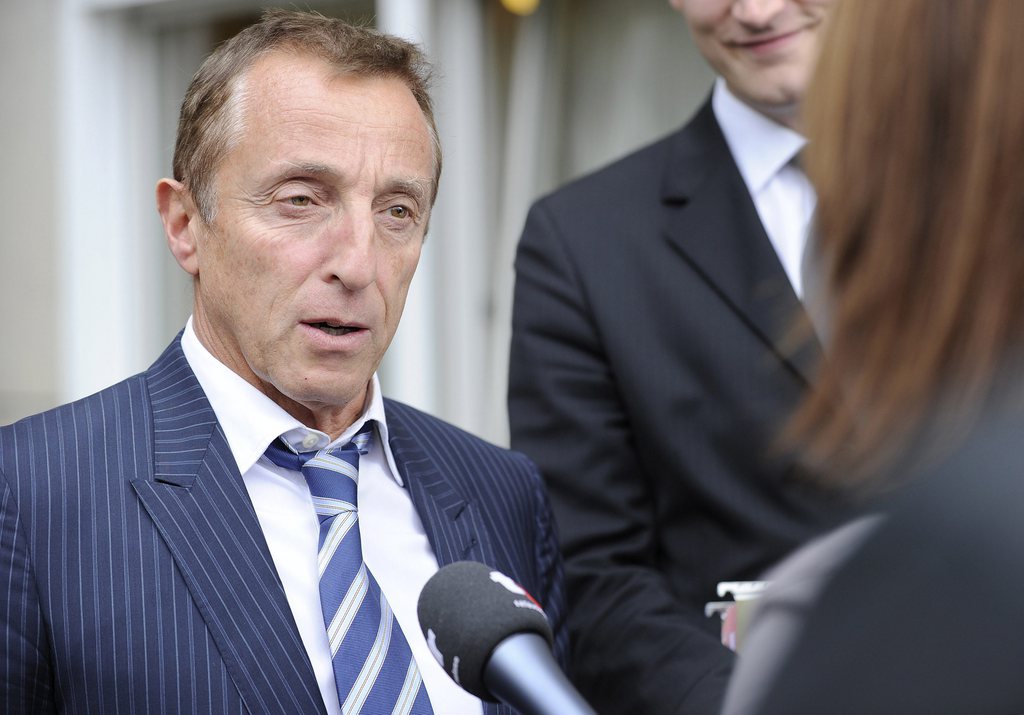 Robert Assael, avocat de Francois Légeret à la sortie du Tribunal de l'Hermitage à Lausanne.