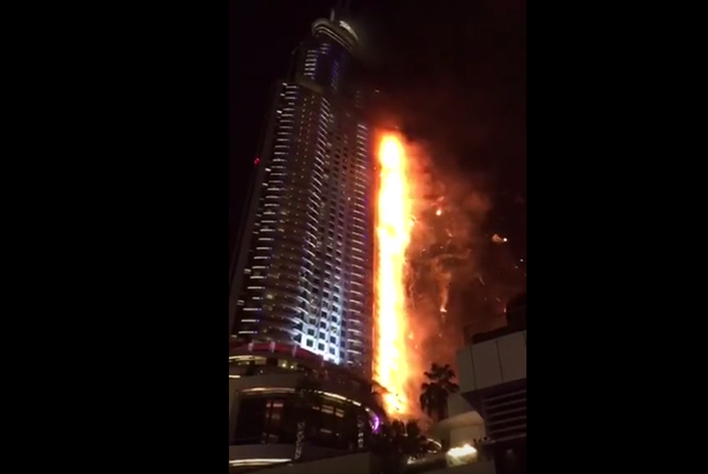 L'incendie touche une vingtaine d'étages.